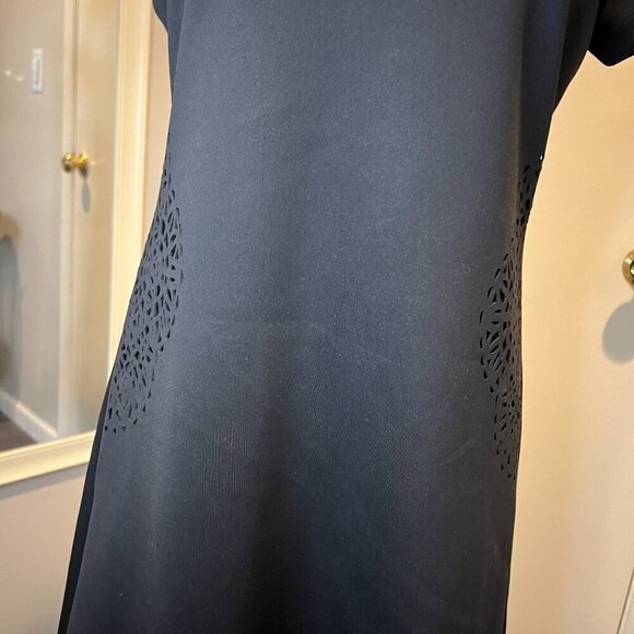 T Tahari Black Laser Cut Scallop Trim Midi Dress, Size 4 - Picture 4 of 16